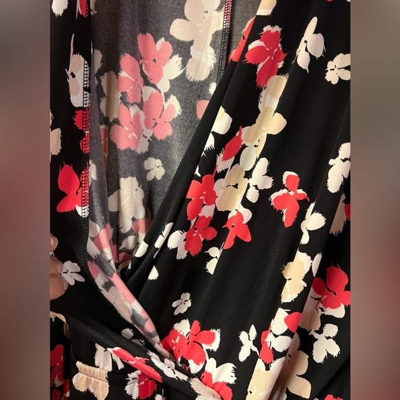 Lane Bryant NWT dress black flowers faux wrap medium length waist tie black pink - Picture 4 of 7